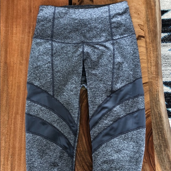 Zella grey leggings with mesh detail - Picture 2 of 5